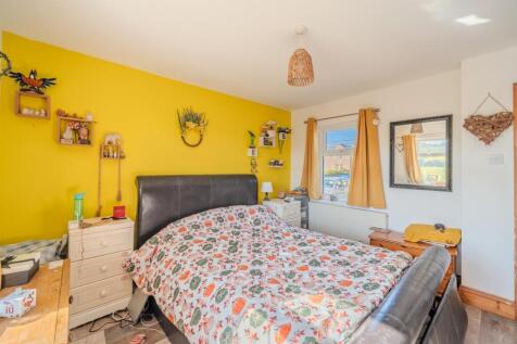 122 Blaendare Road-11.jpg