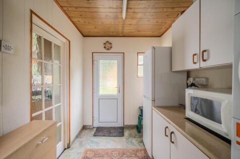 2 Tynewydd North Close-16.jpg