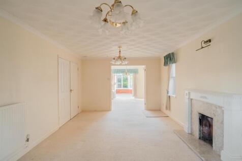 64 Cambria Close-20.jpg