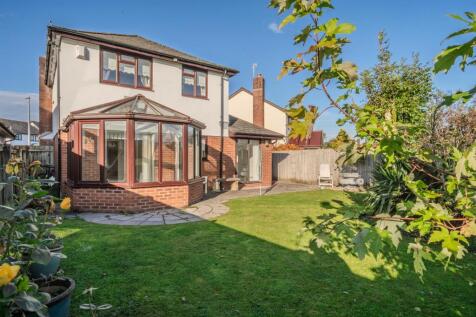 64 Cambria Close-3.jpg