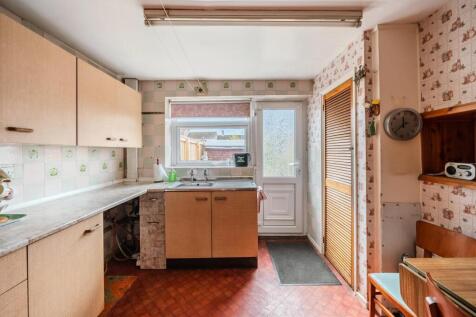 15 Field View Road-11.jpg