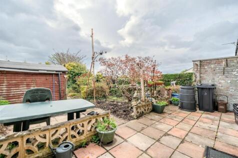 15 Field View Road-3.jpg