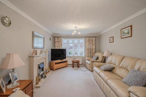 7 Chester Close-5.jpg