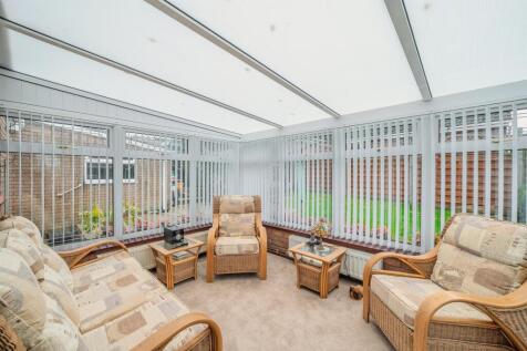 7 Chester Close-15.jpg