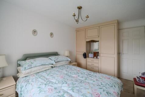 7 Chester Close-2.jpg