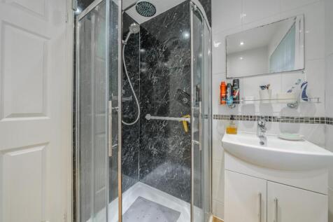 7 Chester Close-9.jpg