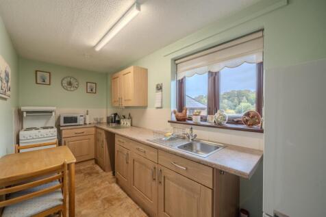 21 Aneurin Bevan Court-9.jpg