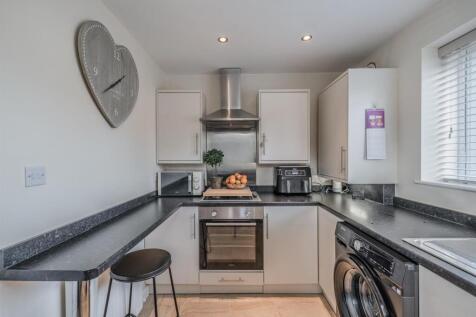 2A Ladyhill Close-14.jpg