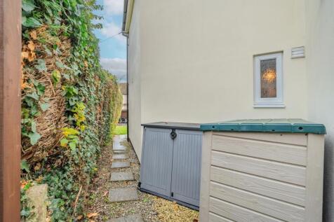 2A Ladyhill Close-6.jpg