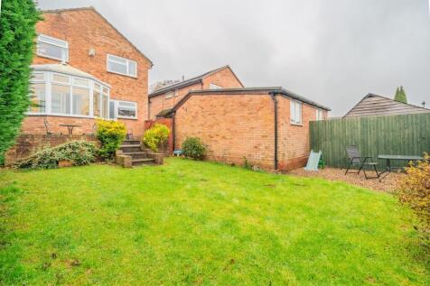 24 Larch Close-24.jpg