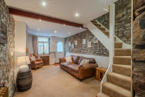 4 Woodland St-22.jpg