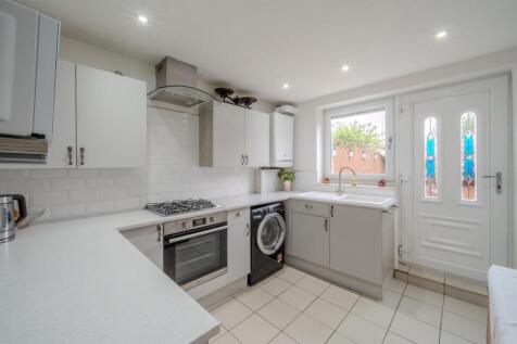 4 Woodland St-18.jpg
