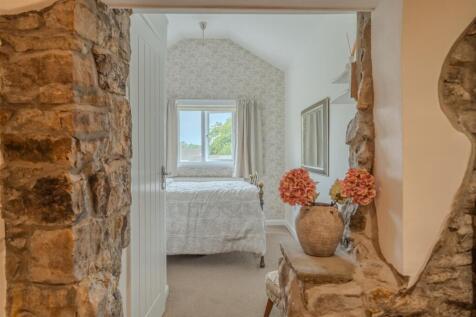 4 Woodland St-4.jpg