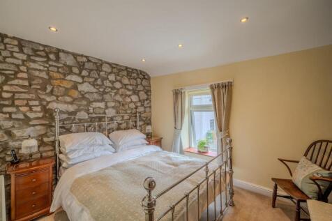 4 Woodland St-1.jpg