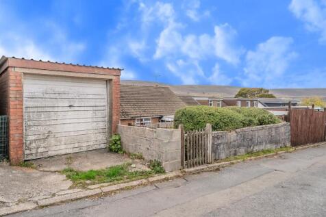 5 Llanover Road Estate 4.jpg