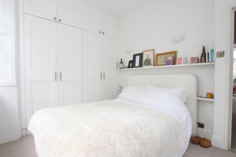 Bedroom (2).JPG