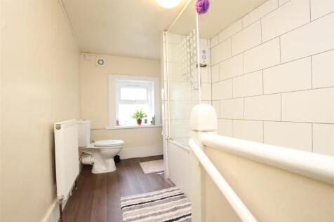 Bathroom.JPG