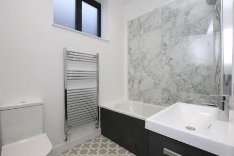 Bathroom.JPG