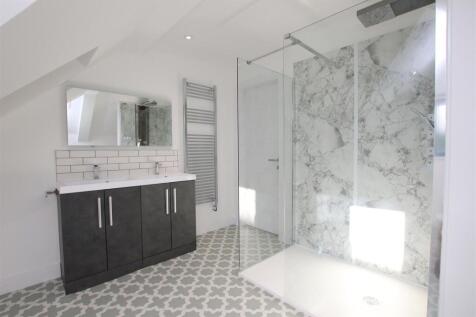 Ensuite.JPG