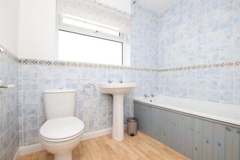 Bathroom.JPG