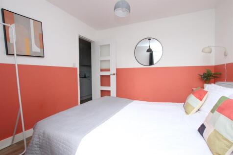 Bedroom (2).JPG