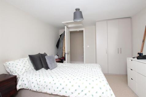 Bedroom (2).JPG
