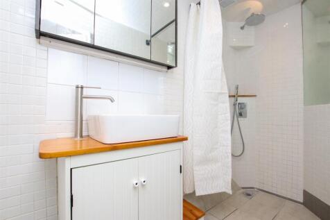 Shower room.jpg