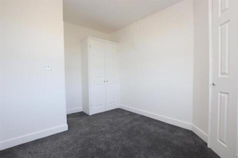 Bedroom (2).JPG
