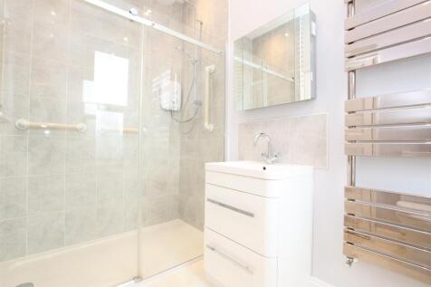 Ensuite.JPG