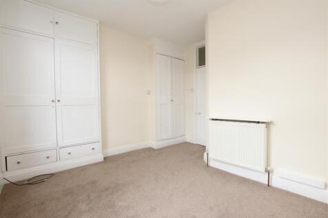 Bedroom two (2).JPG