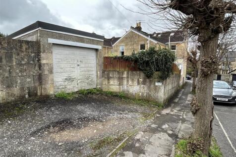 Garage and parking.jpeg