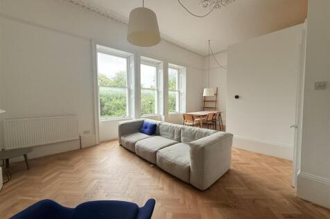 Living room (2).jpeg