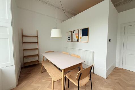 Dining area (2).jpeg