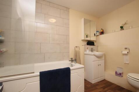 Bathroom.JPG