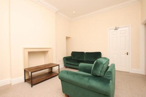 Living room (2).JPG