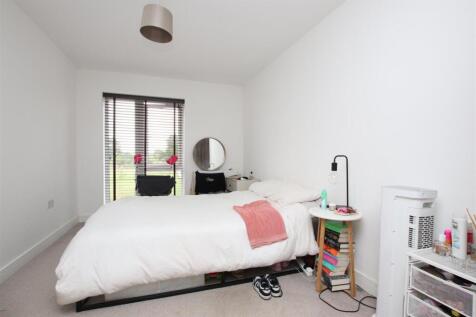 Bedroom 1.JPG