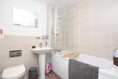 Bathroom.JPG