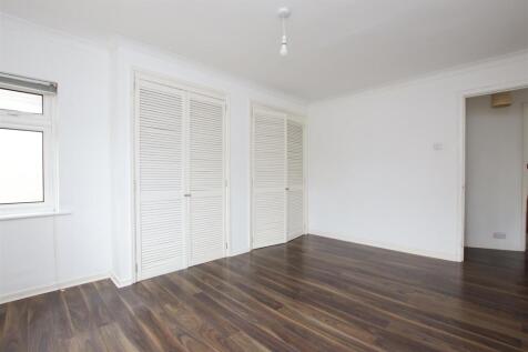 Bedroom one.JPG