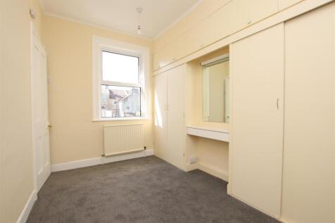 Bedroom two (2).JPG
