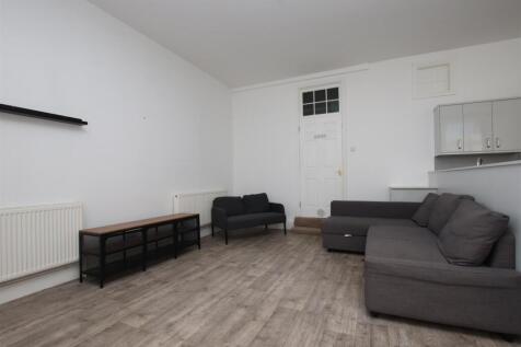 Living area.JPG