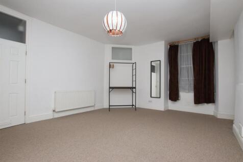 Bedroom one.JPG