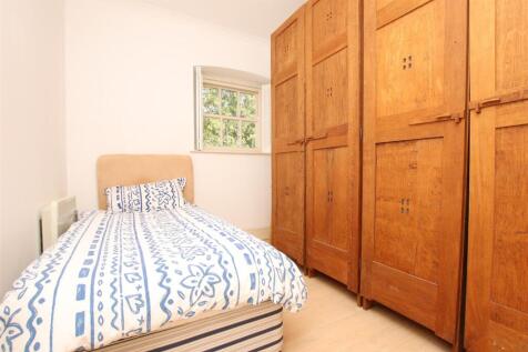 Bedroom 2.JPG