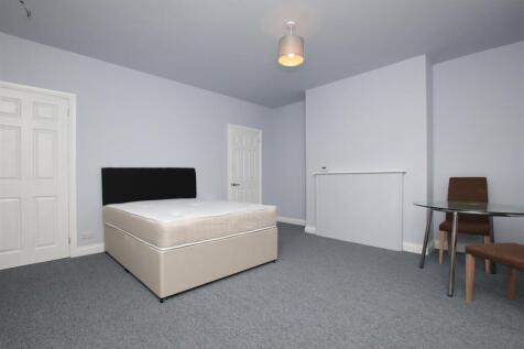 Studio room.JPG