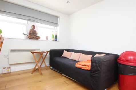 Living area.JPG
