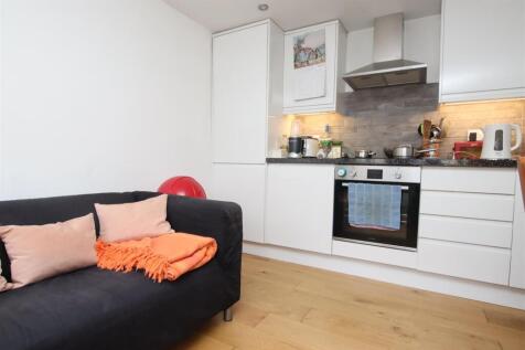 Kitchen/living room.JPG