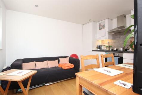 Kitchen/living room.JPG