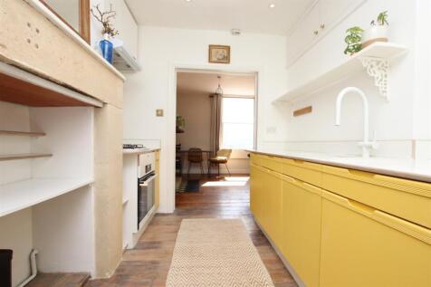 Kitchen.JPG