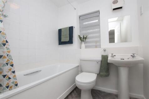 Bathroom.JPG