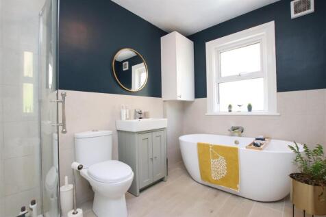 Bathroom.JPG