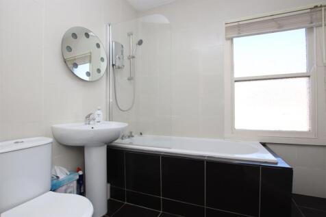 Bathroom.JPG